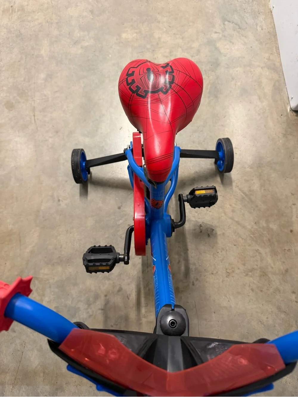 Spiderman official themed